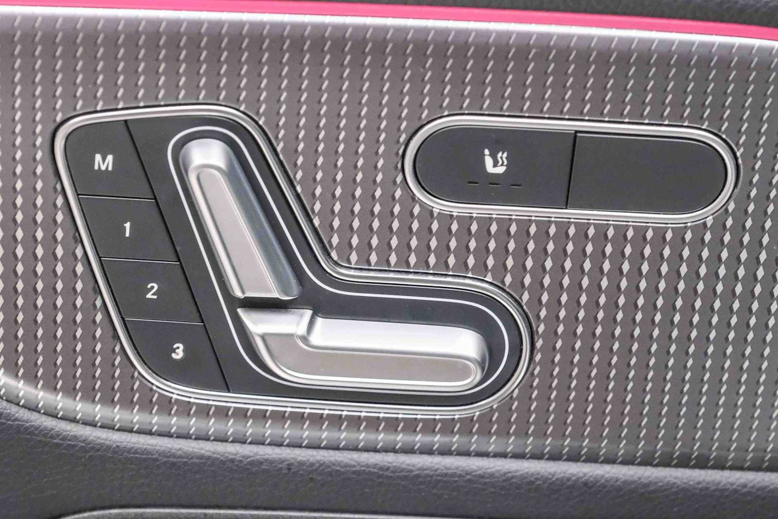 Certified 2022 Mercedes-Benz GLB 250 image 28