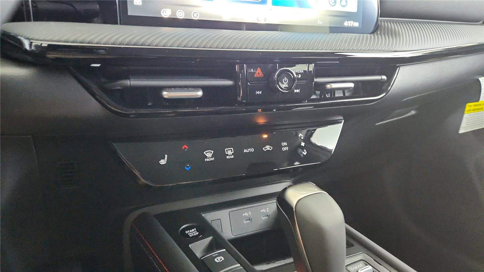 New 2026 Nissan Kicks SR w/ Cold Weather Package image 31