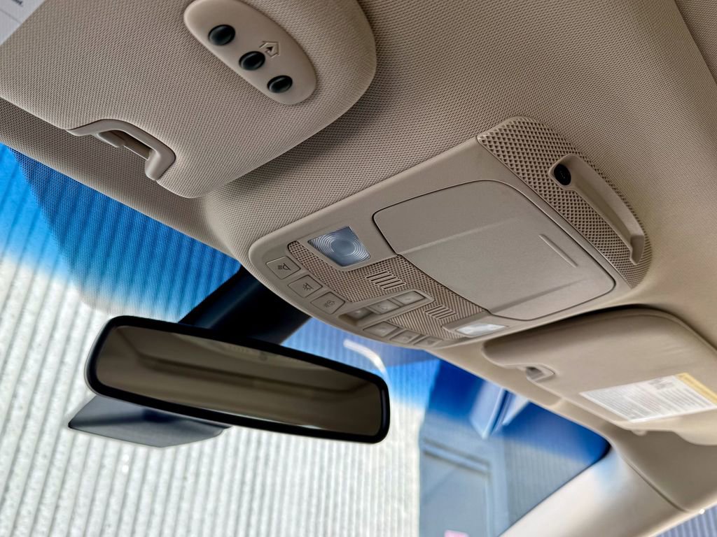 Used 2017 Lincoln MKX Reserve w/ Lincoln MKX Climate Package image 33