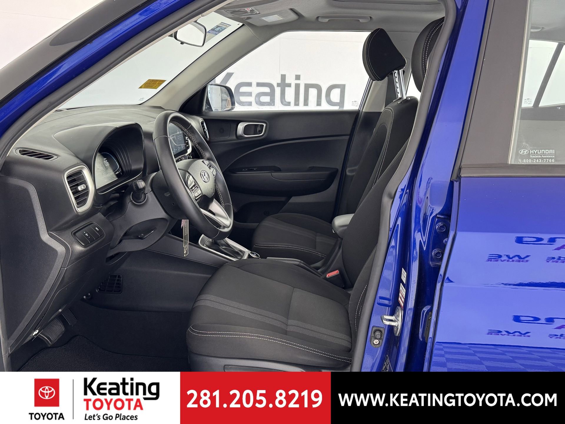 Used 2023 Hyundai Venue SEL image 14