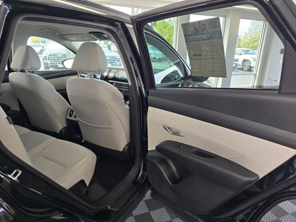 Used 2025 Hyundai Tucson SEL AWD/4WD image 39