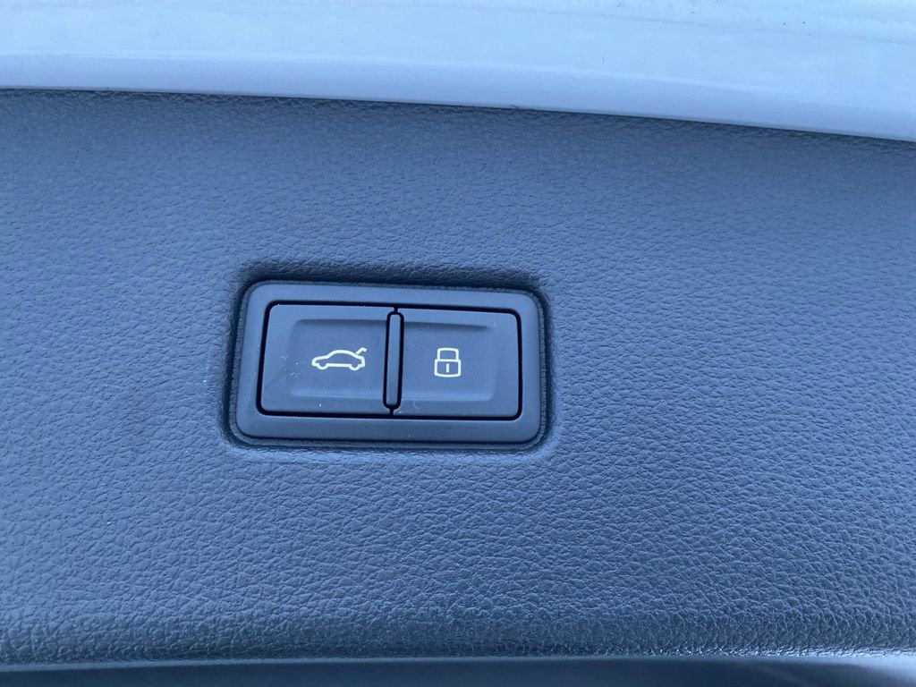 Used 2024 Audi SQ5 Premium Plus image 17