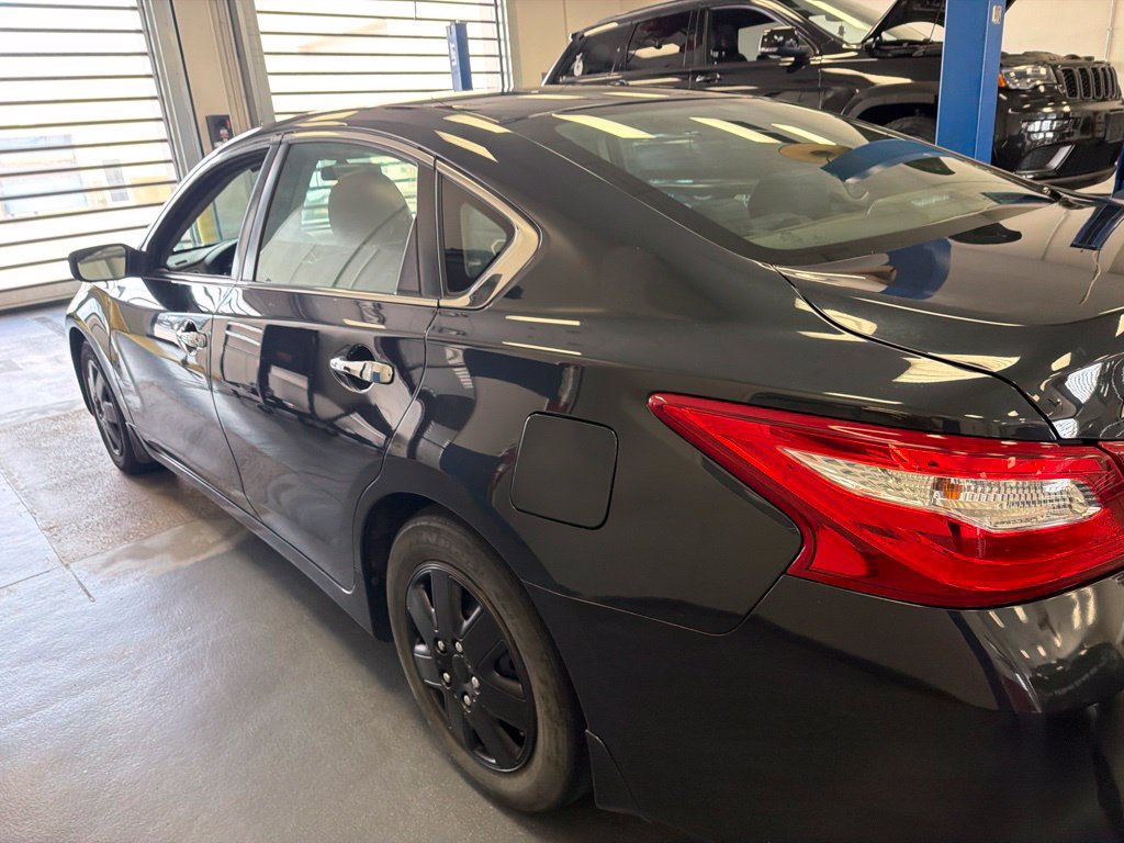Used 2017 Nissan Altima 2.5 S w/ Power Driver Seat Package FWD image 8