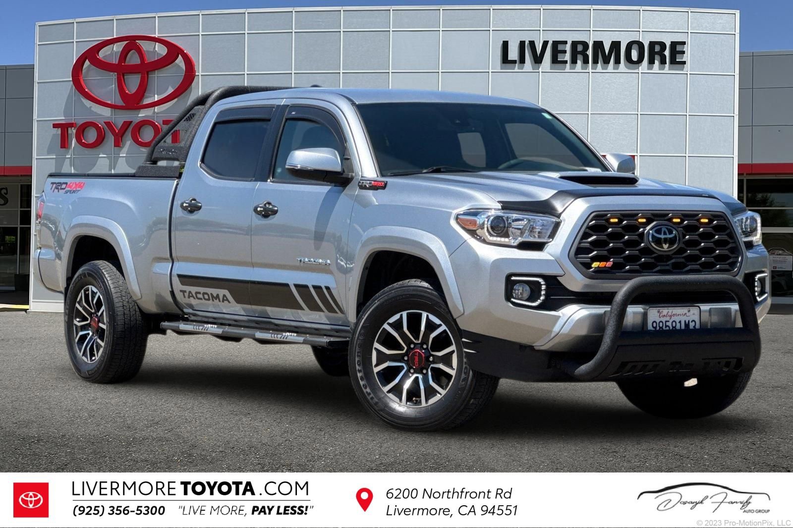 Used 2022 Toyota Tacoma TRD Sport w/ Technology Package AWD/4WD image 1