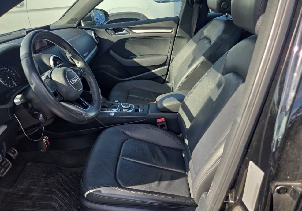 Used 2018 Audi A3 e-tron Premium image 8