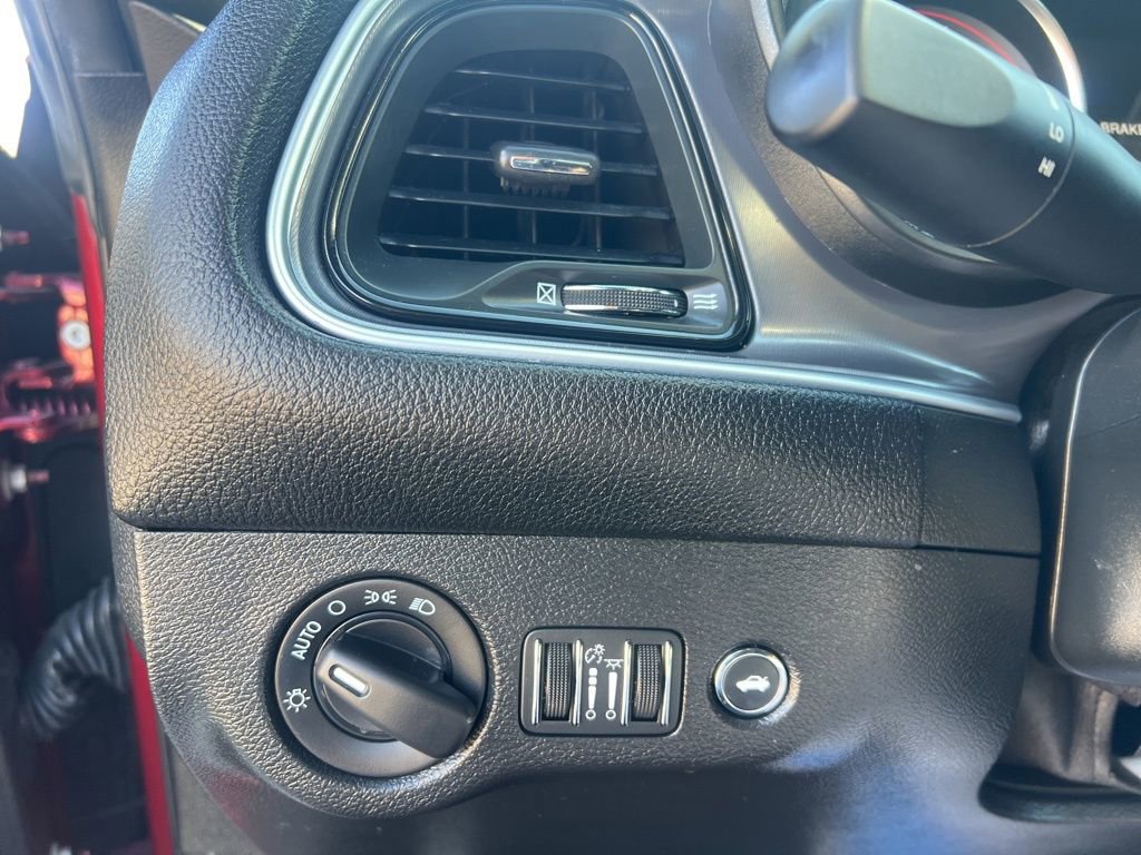 Used 2020 Dodge Challenger SXT RWD image 28