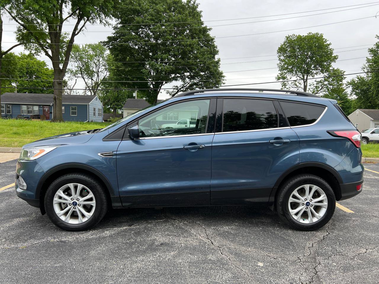 Used 2018 Ford Escape SEL AWD/4WD image 2