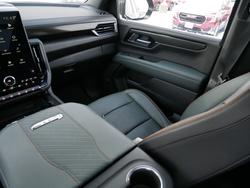 Used 2025 GMC Yukon XL AT4 AWD/4WD image 20