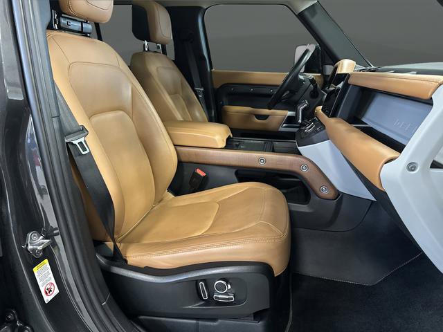 Used 2023 Land Rover Defender 130 First Edition image 31