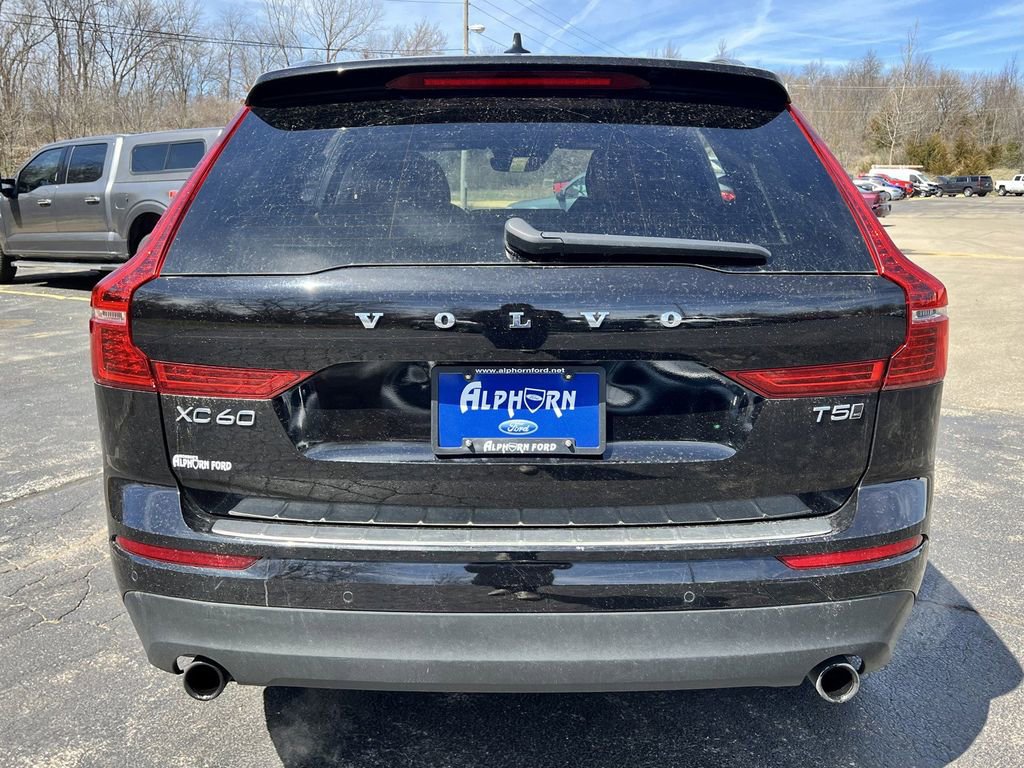 Used 2020 Volvo XC60 T5 Momentum w/ Protection Package Premier image 38