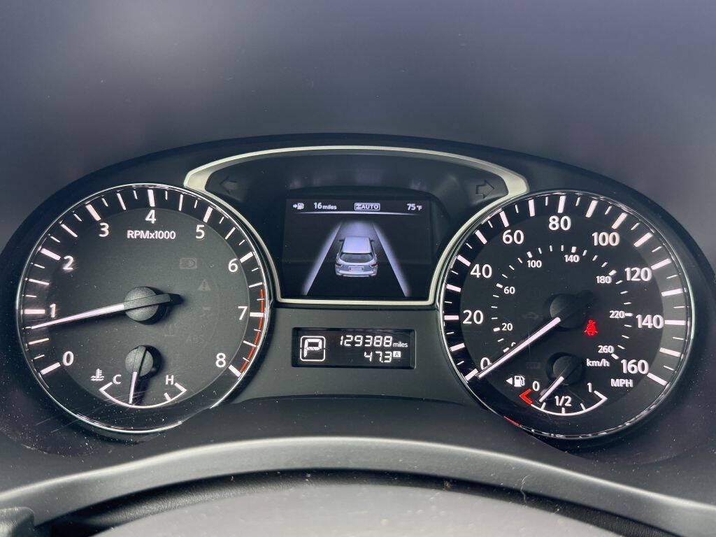 Used 2013 Nissan Pathfinder Platinum AWD/4WD image 15