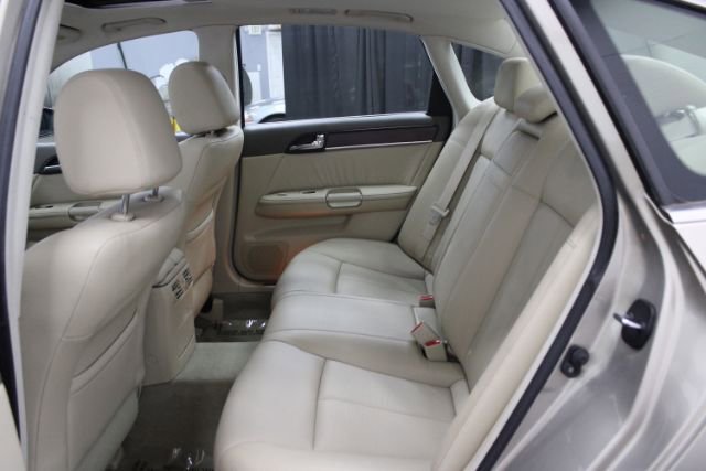 Used 2010 INFINITI M35 w/ Technology Pkg RWD image 15