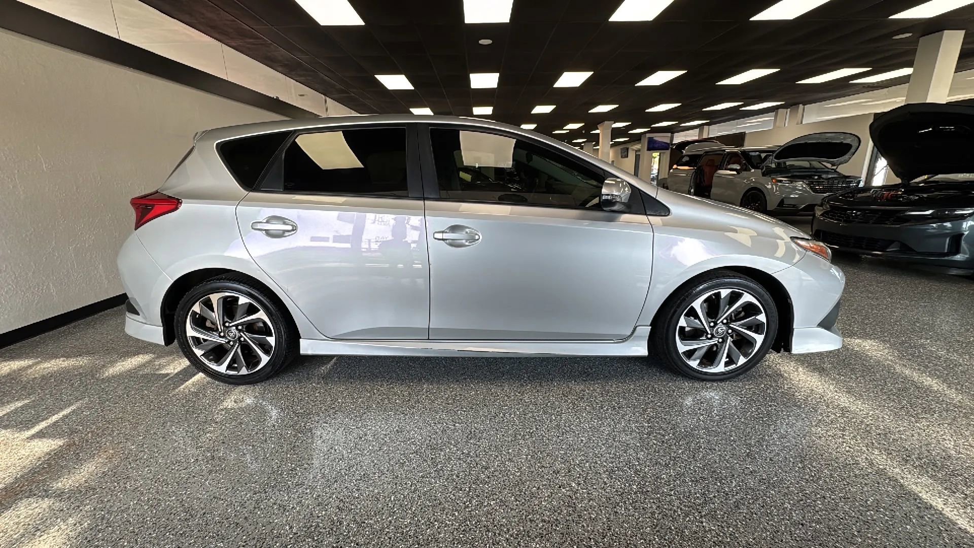 Used 2018 Toyota Corolla iM FWD image 8