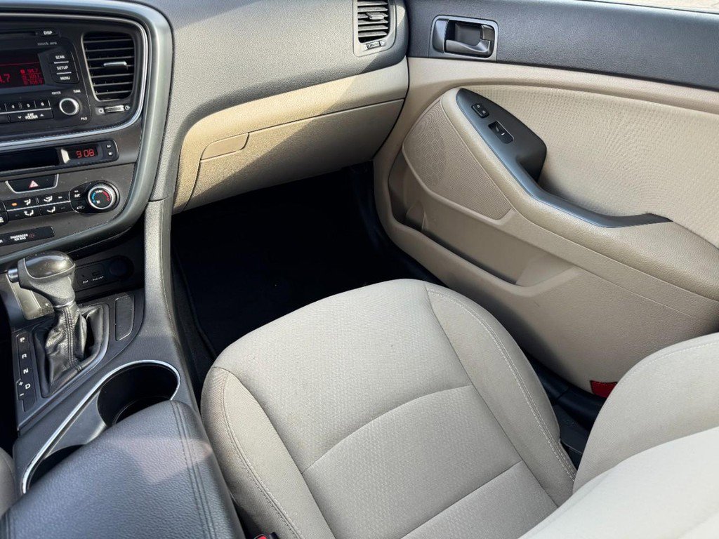 Used 2015 Kia Optima LX w/ Paint Protection Film Package image 17