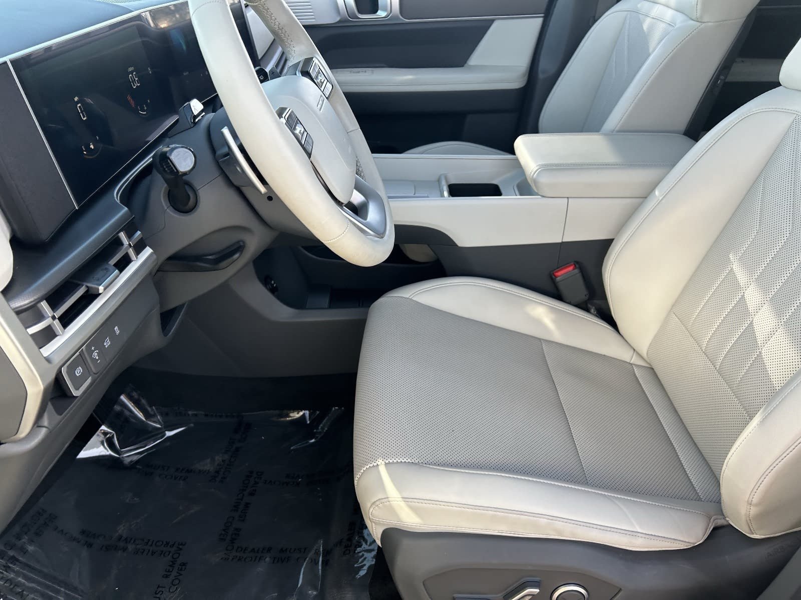 Used 2025 Hyundai Santa Fe SEL FWD image 23