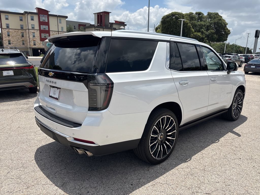 Used 2025 Chevrolet Tahoe High Country AWD/4WD image 5