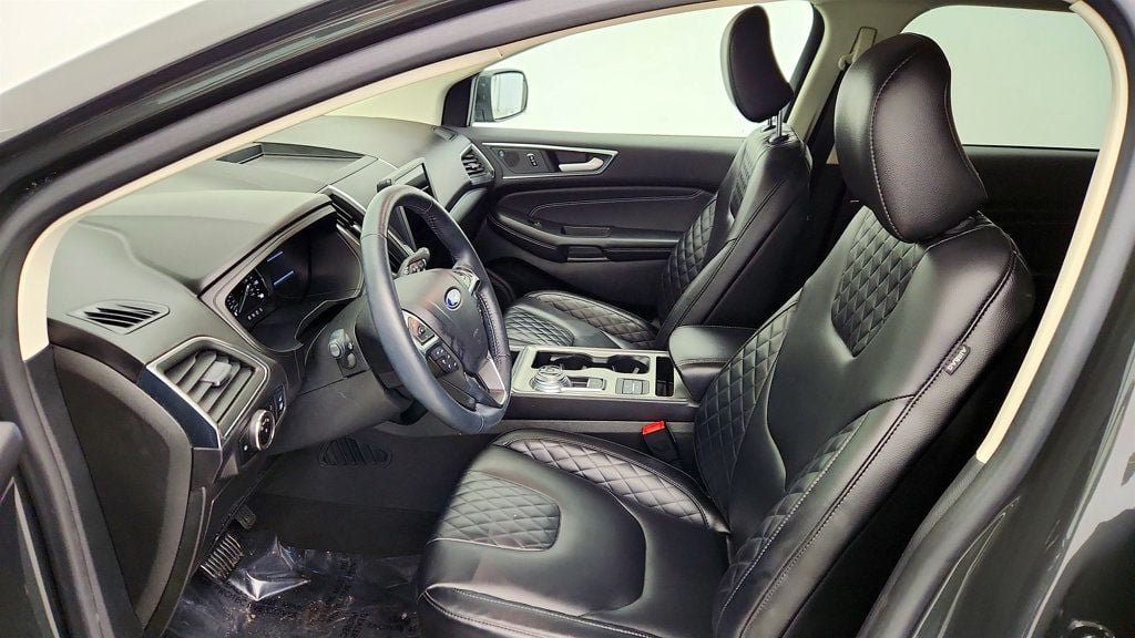 Used 2024 Ford Edge Titanium AWD/4WD image 19