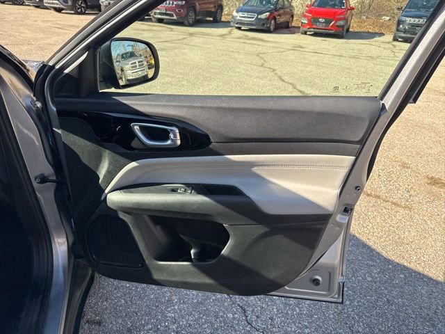 Used 2022 Jeep Compass Limited image 13