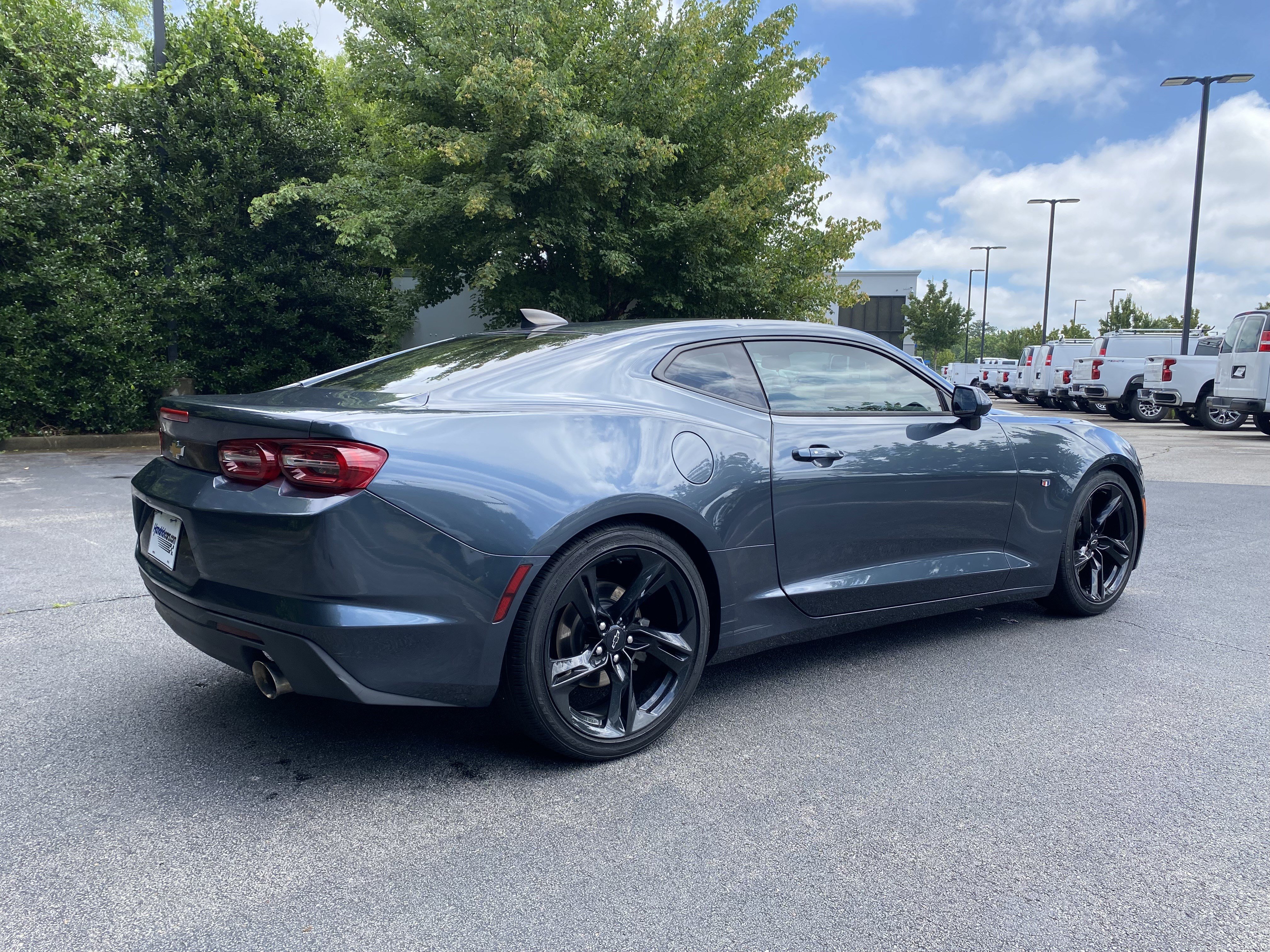 Used 2021 Chevrolet Camaro LT RWD image 9