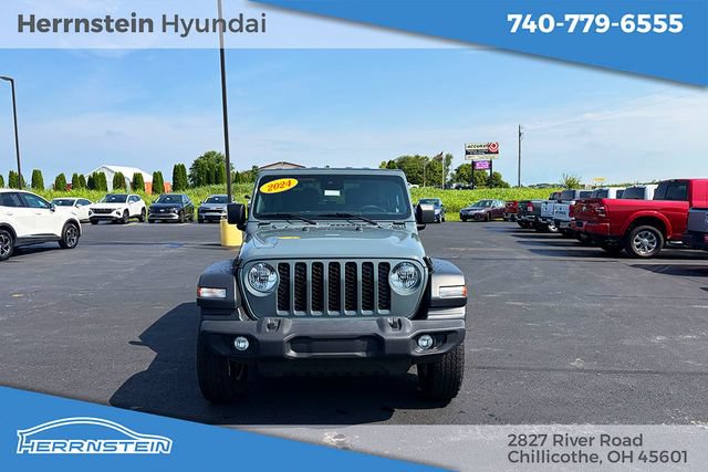 Used 2024 Jeep Wrangler Sport AWD/4WD image 2