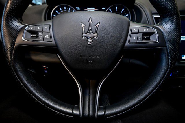 Used 2022 Maserati Levante Modena AWD/4WD image 32