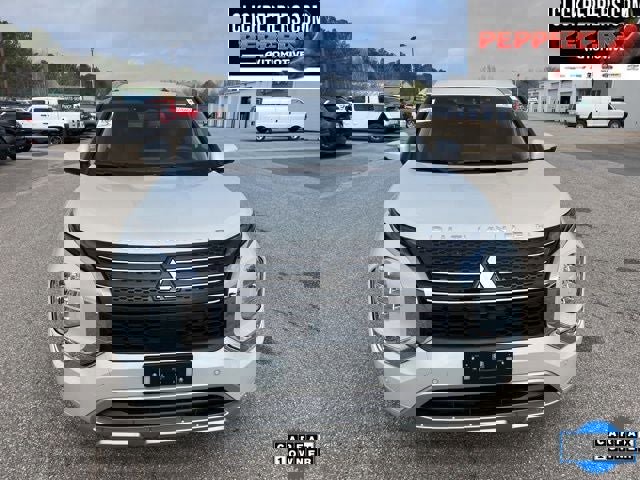 Used 2024 Mitsubishi Outlander SEL Black Edition image 9