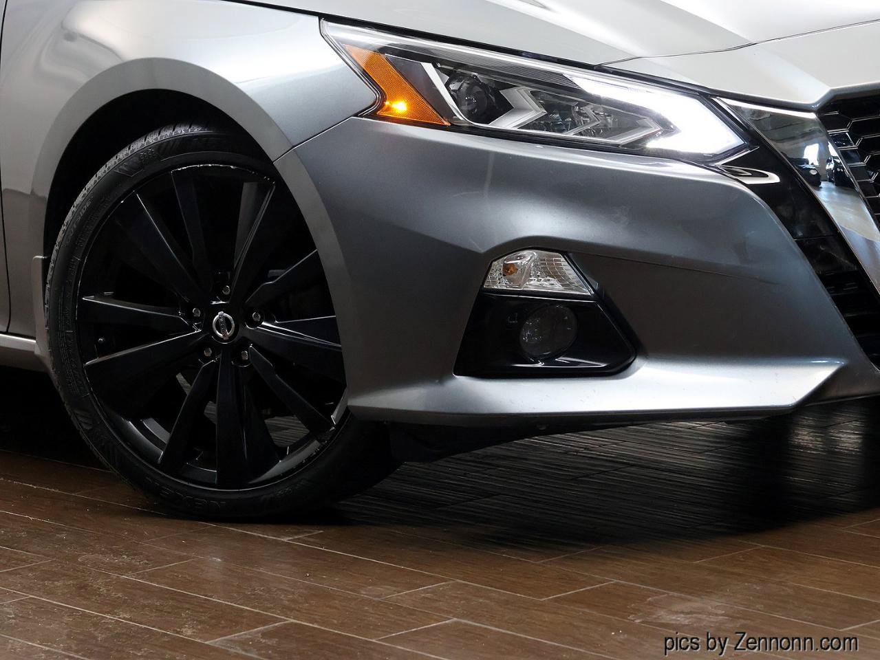 Used 2022 Nissan Altima 2.5 SR w/ Midnight Edition Package FWD image 3