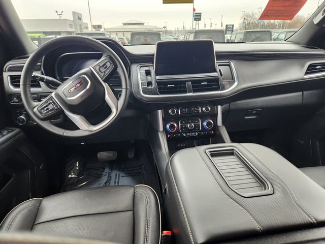 Used 2023 GMC Yukon SLT w/ SLT Luxury Package image 12
