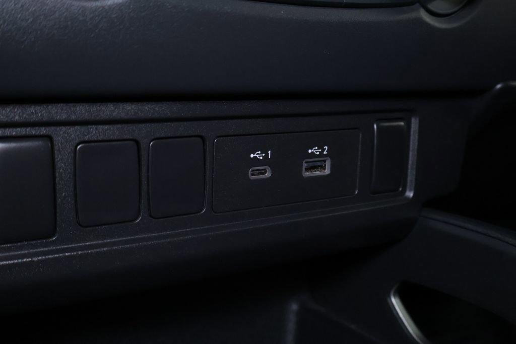 Used 2023 Nissan Frontier SV image 31