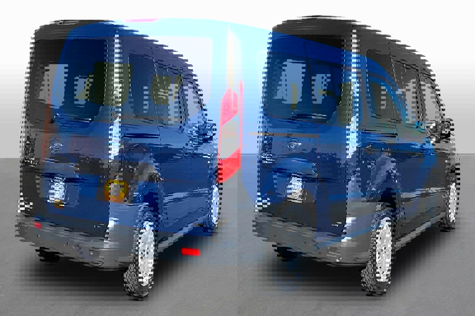 Used 2018 Ford Transit Connect XL image 2