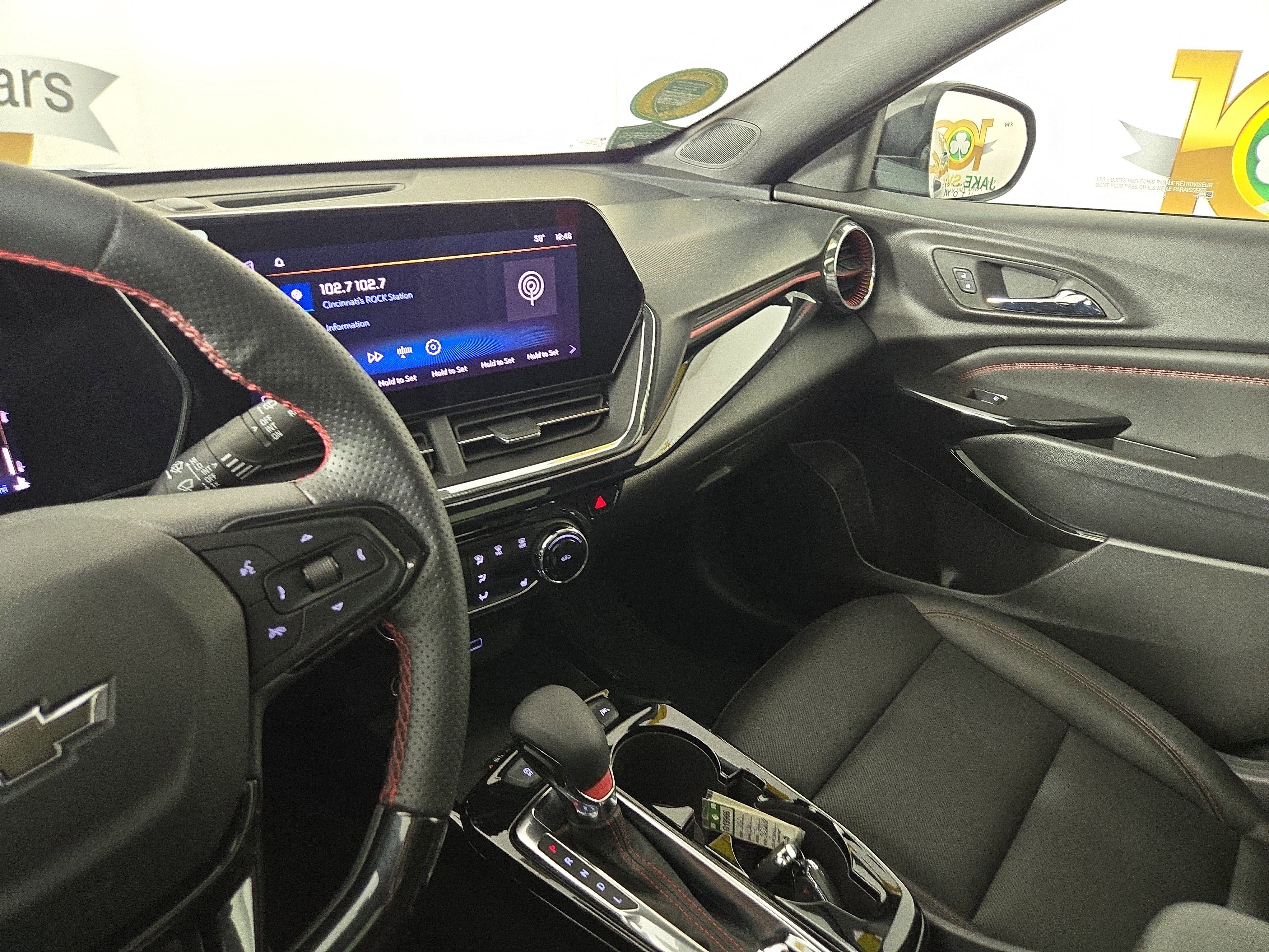 Certified 2025 Chevrolet Trax RS w/ Sunroof Package image 24