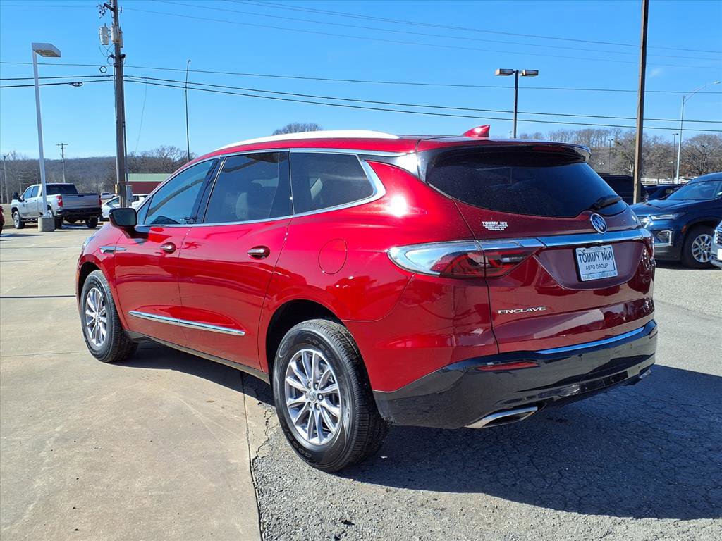 Used 2023 Buick Enclave Essence FWD image 2