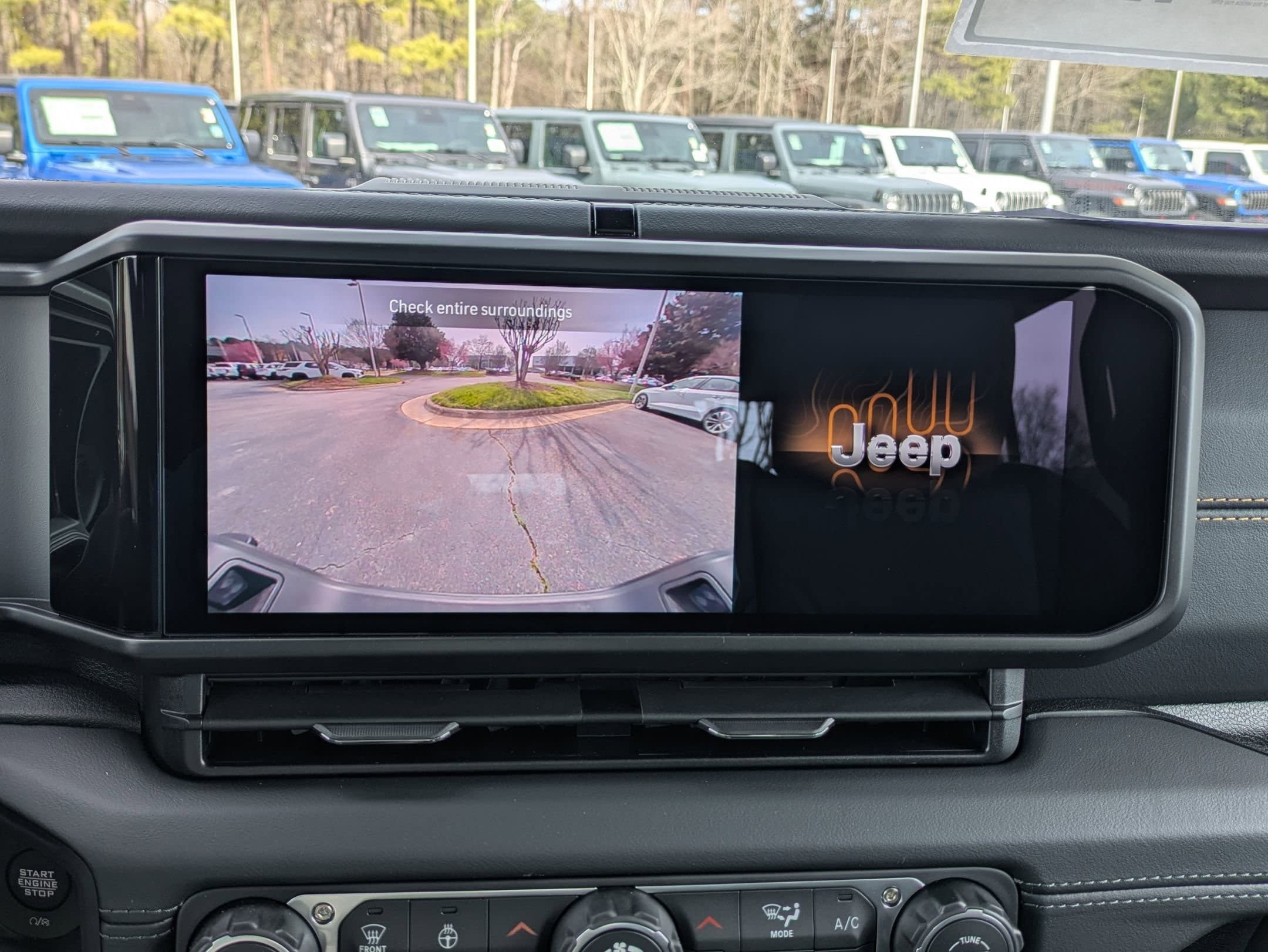 New 2026 Jeep Gladiator Sport AWD/4WD image 13