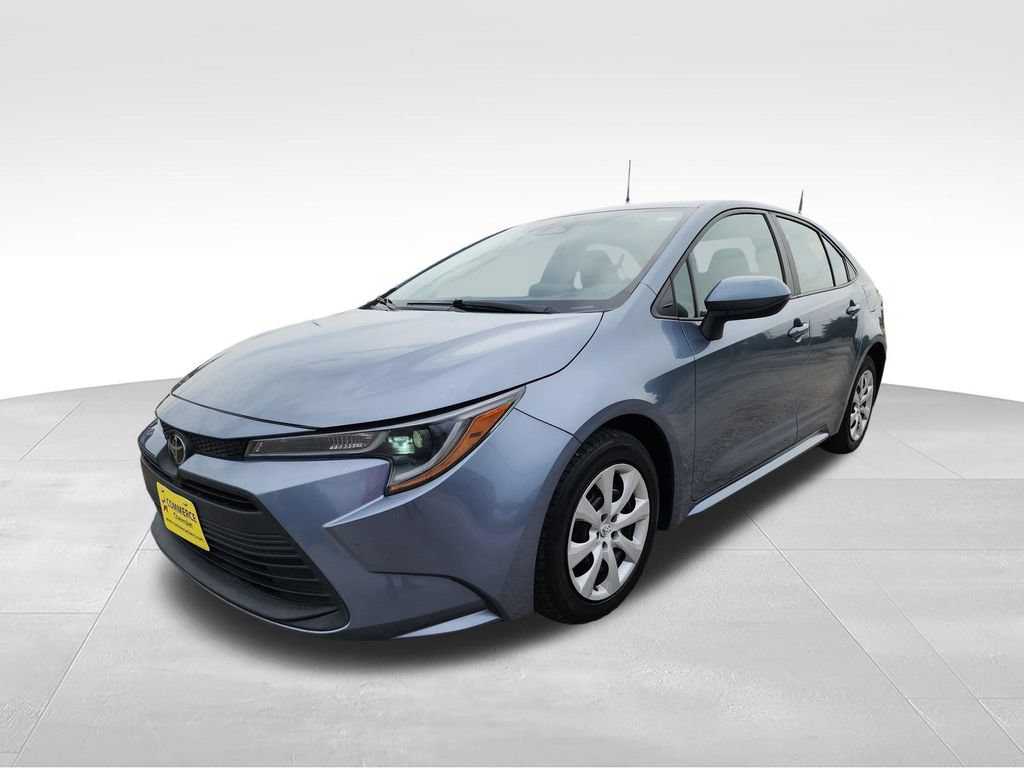 Used 2023 Toyota Corolla LE FWD image 4