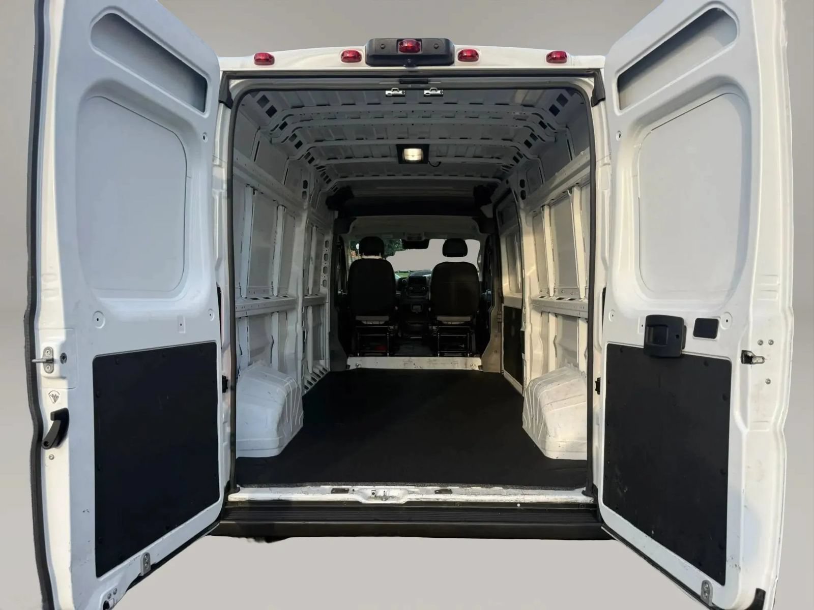 Used 2025 RAM ProMaster 2500 w/ Convenience Group FWD image 27