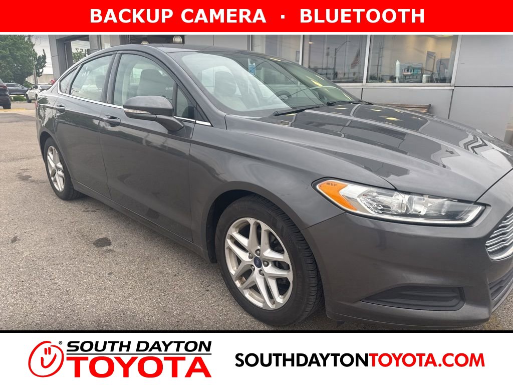Used 2016 Ford Fusion SE FWD image 1
