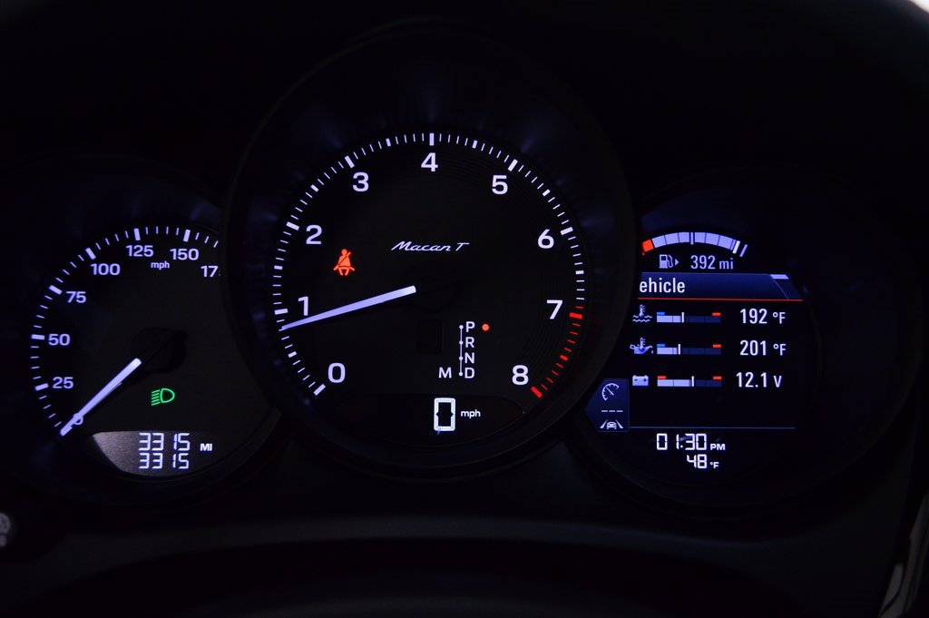 Used 2025 Porsche Macan image 24