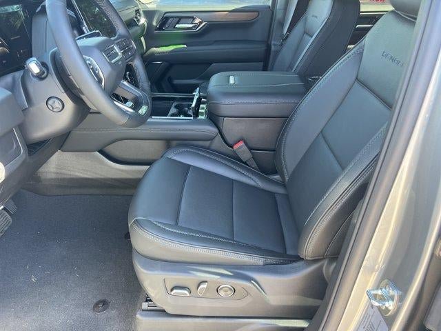 New 2026 GMC Yukon XL Denali w/ Sun & Power Step Package AWD/4WD image 9