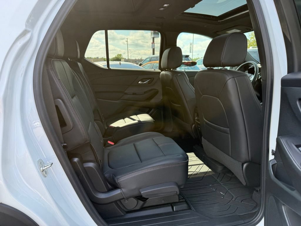 Used 2023 Chevrolet Traverse RS w/ LPO, Floor Liner Package AWD/4WD image 41