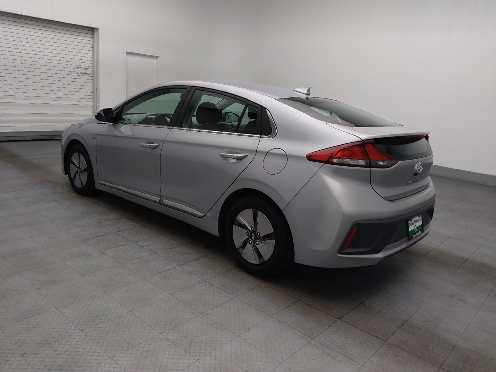 Used 2020 Hyundai Ioniq SE FWD image 3