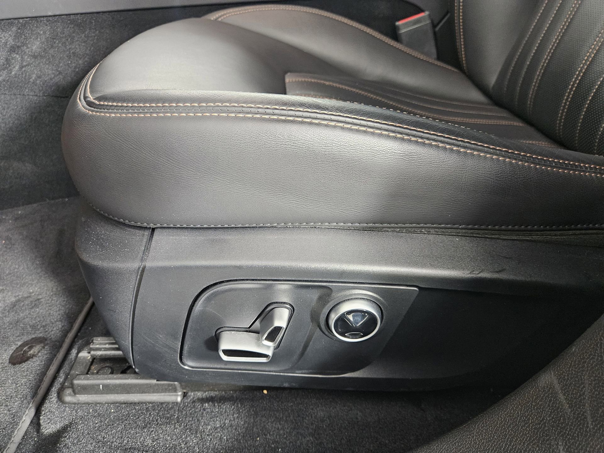 Used 2022 Maserati Levante Modena AWD/4WD image 18