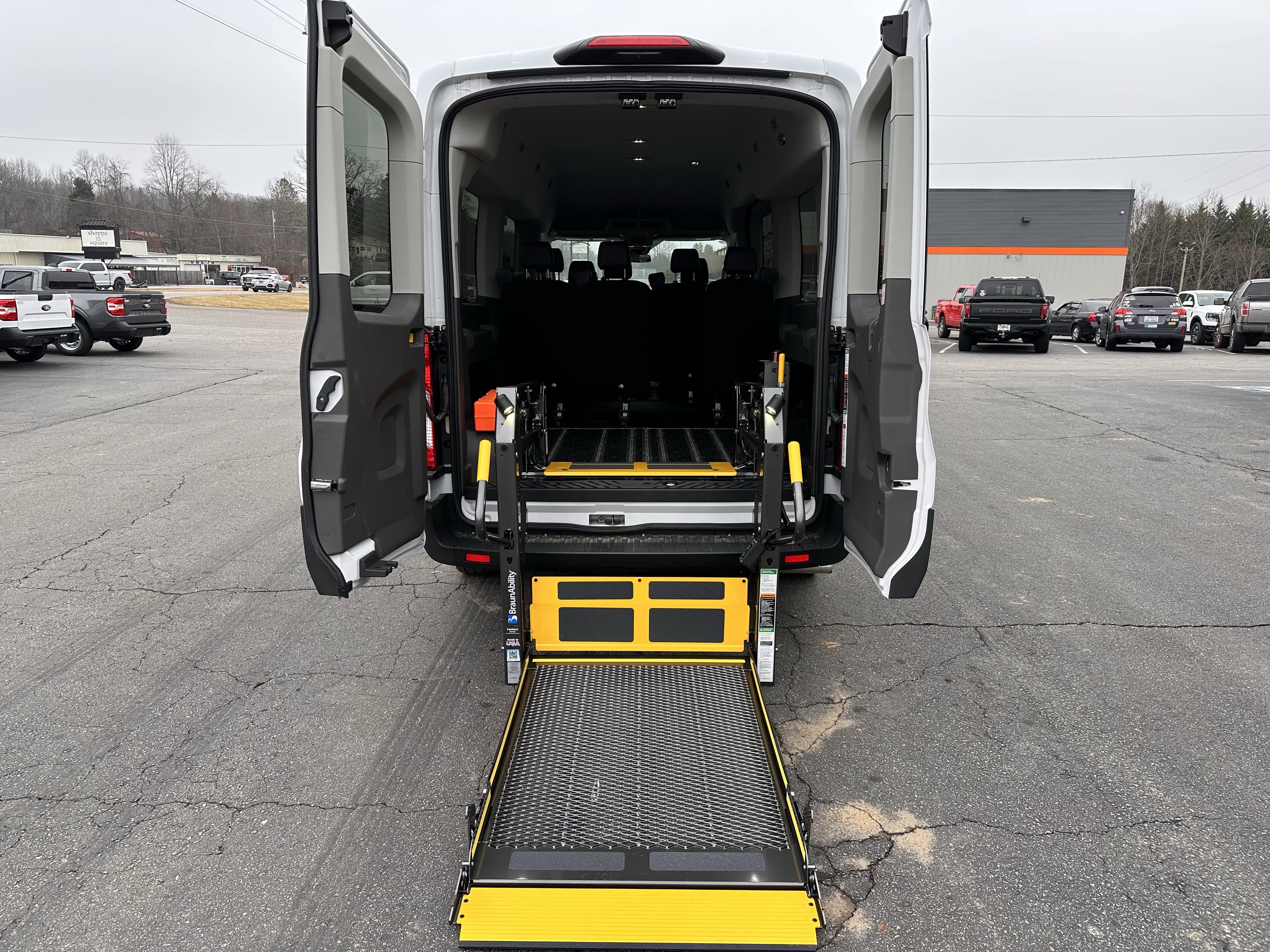 Used 2024 Ford Transit 350 XL image 16