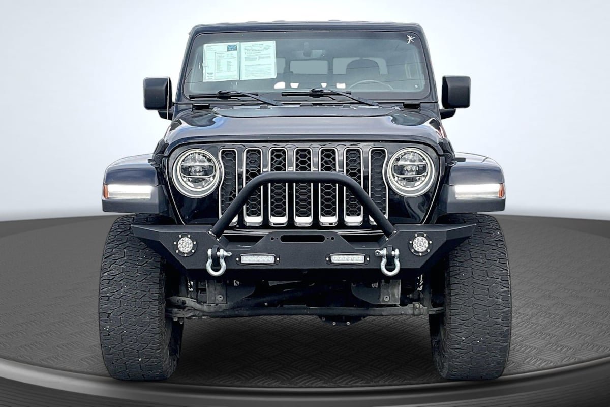 Used 2020 Jeep Gladiator Overland AWD/4WD image 3