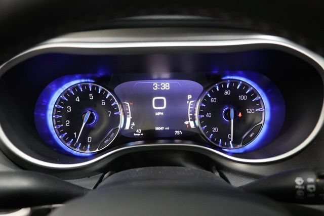 Used 2023 Chrysler Pacifica Touring-L FWD image 23