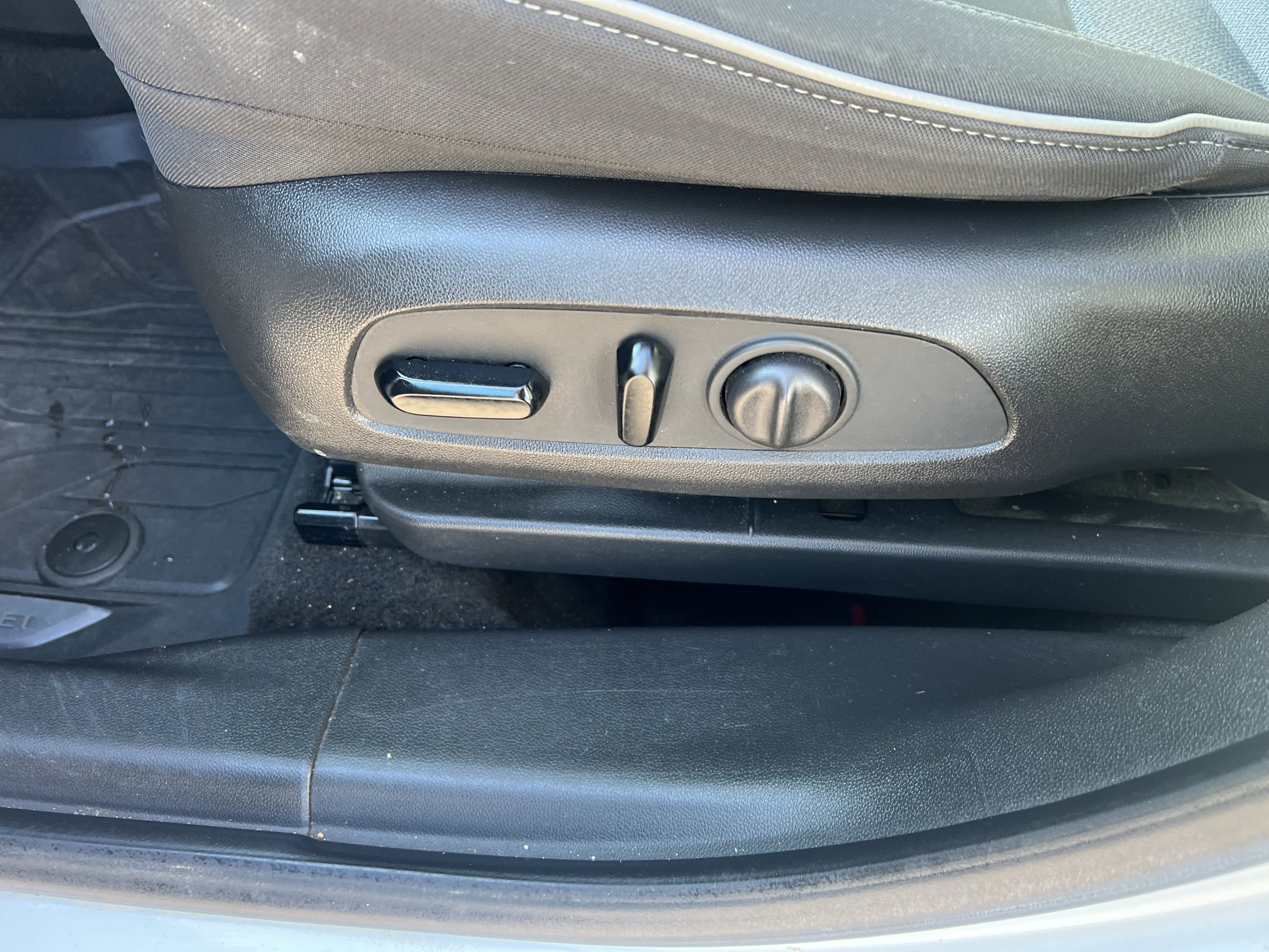 Used 2022 Chevrolet TrailBlazer LT w/ Convenience Package image 15