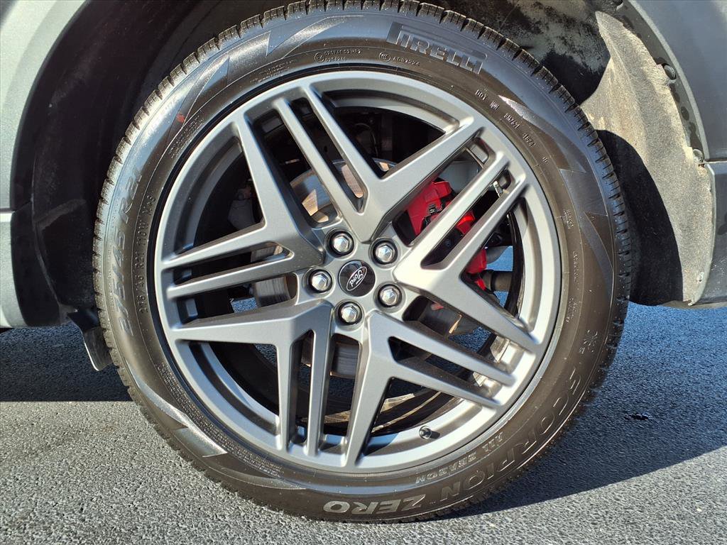Used 2025 Ford Explorer ST image 40