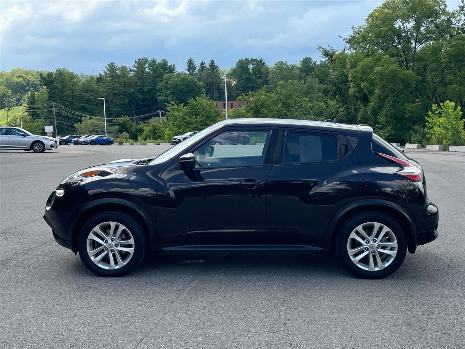 Used 2016 Nissan Juke SV w/ Technology Package AWD/4WD image 2