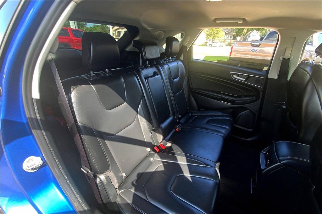 Used 2020 Ford Edge Titanium image 27