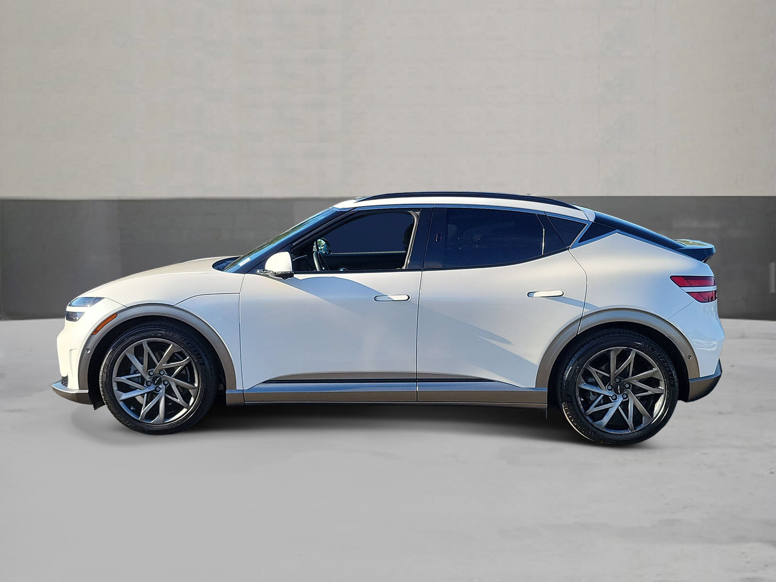 Certified 2023 Genesis GV60 Advanced AWD/4WD image 3