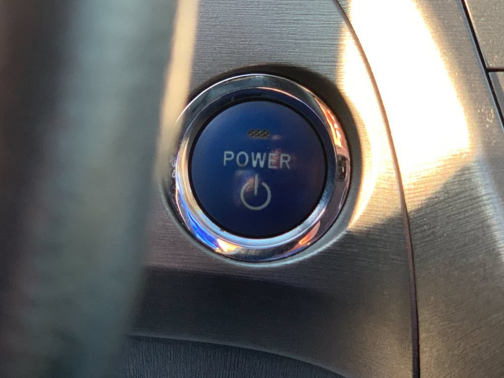 Used 2015 Toyota Prius Persona Series FWD image 25